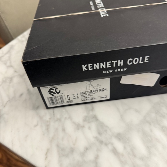 Brand New Kenneth Cole Women's Dolly Strappy Platform Block Heel Sandals - Size - Picture 2 of 5